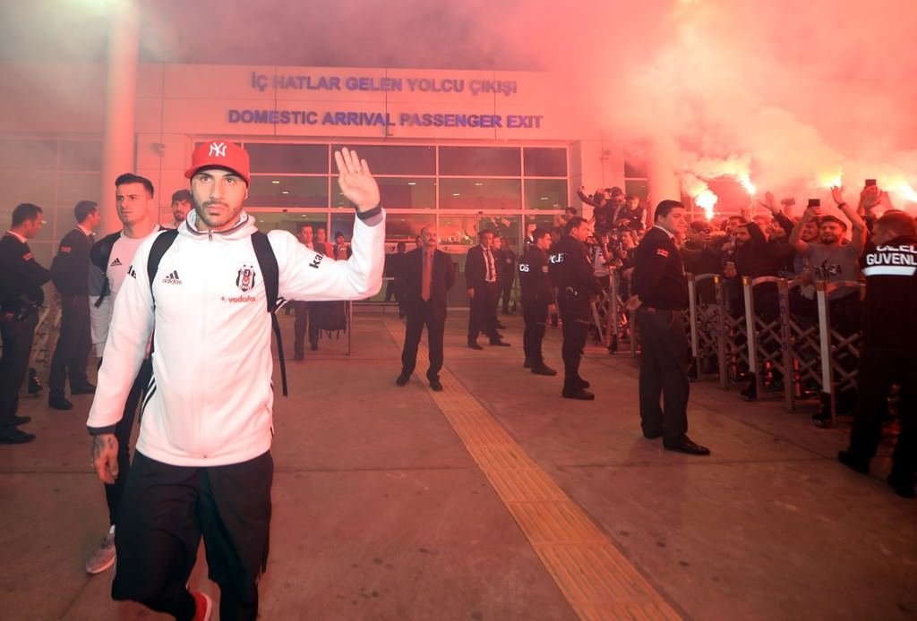 Beşiktaş’a Antalya’da coşkulu karşılama