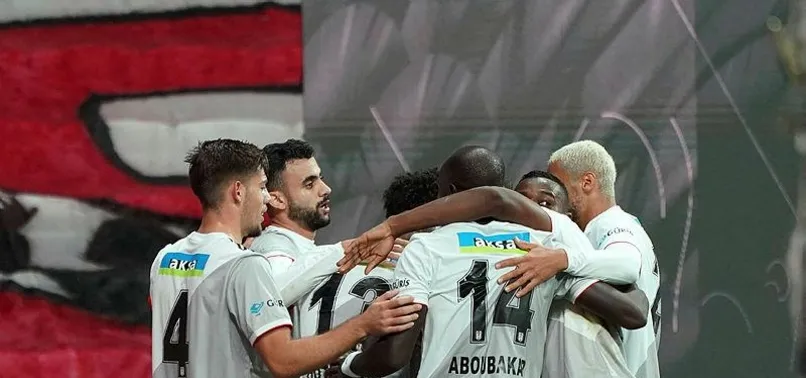 Beşiktaş 4'te 4 peşinde! İşte Sergen Yalçın'ın Alanyaspor maçı 11'i