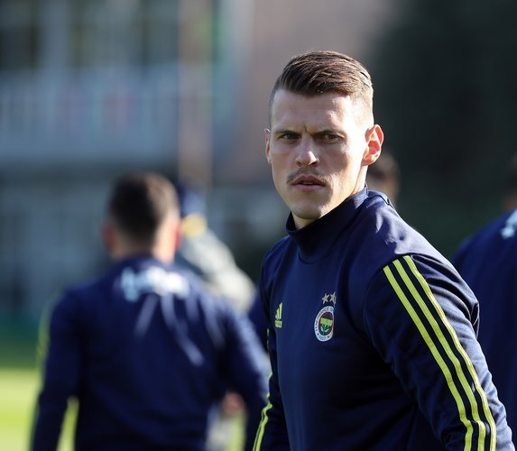 Fenerbahçe’de ilk ayrılık!