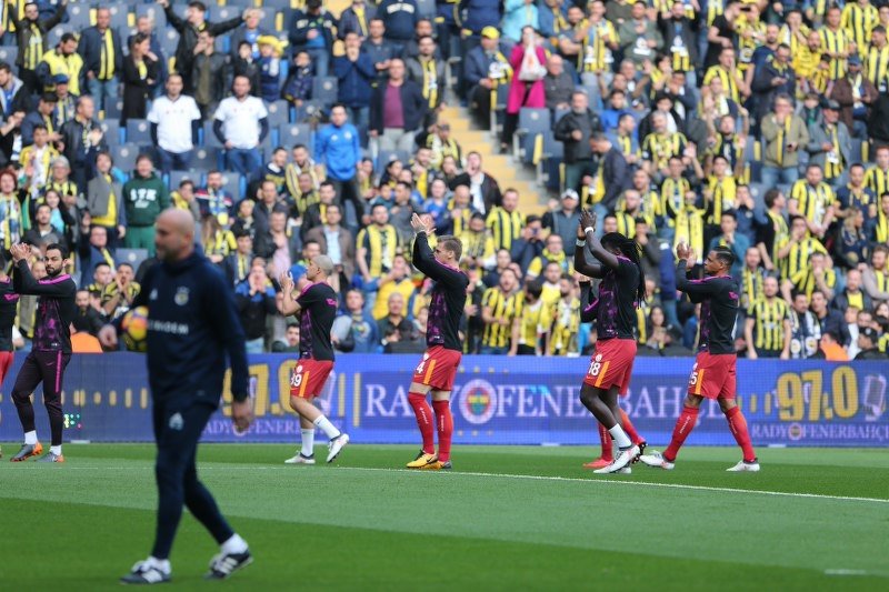 Volkan ve Muslera’dan örnek hareket