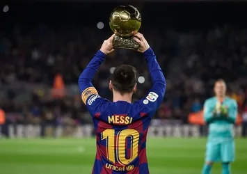 Messi’den tarihi hat-trick!