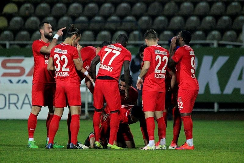 Spor Toto 1. Lig: Ümraniyespor: 2 - Balıkesirspor Baltok: 0