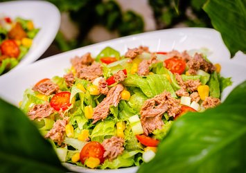Proteinli ton balıklı salata