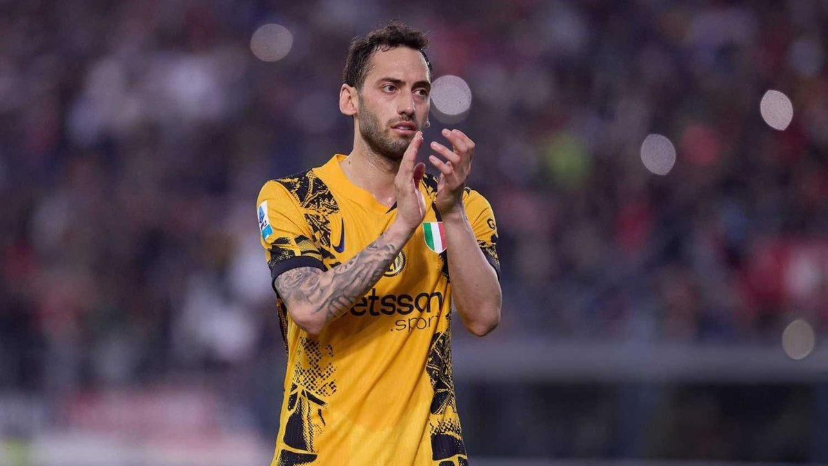 TRANSFER HABERİ: Hakan Çalhanoğlu transferinde flaş gelişme! Fenerbahçe'nin teklifi ortaya çıktı TRANSFER HABERİ: Hakan Çalhanoğlu transferinde flaş gelişme! Fenerbahçe'nin teklifi ortaya çıktı