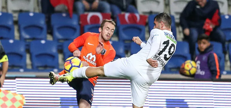 Başakşehir, Akhisarspor'u 90+2'de bulduğu golle mağlup etti
