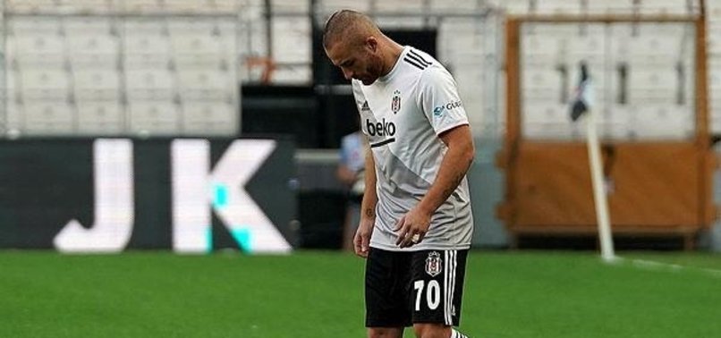 Beşiktaş'a Fenerbahçe derbisi öncesi Gökhan Töre'den kötü haber! Antrenmanda sakatlandı