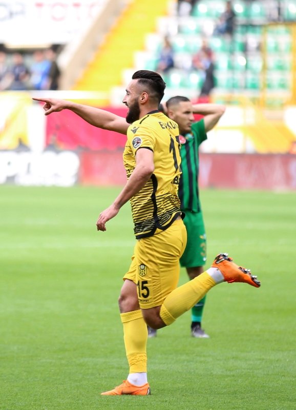 Akhisar - Yeni Malatya maçından kareler