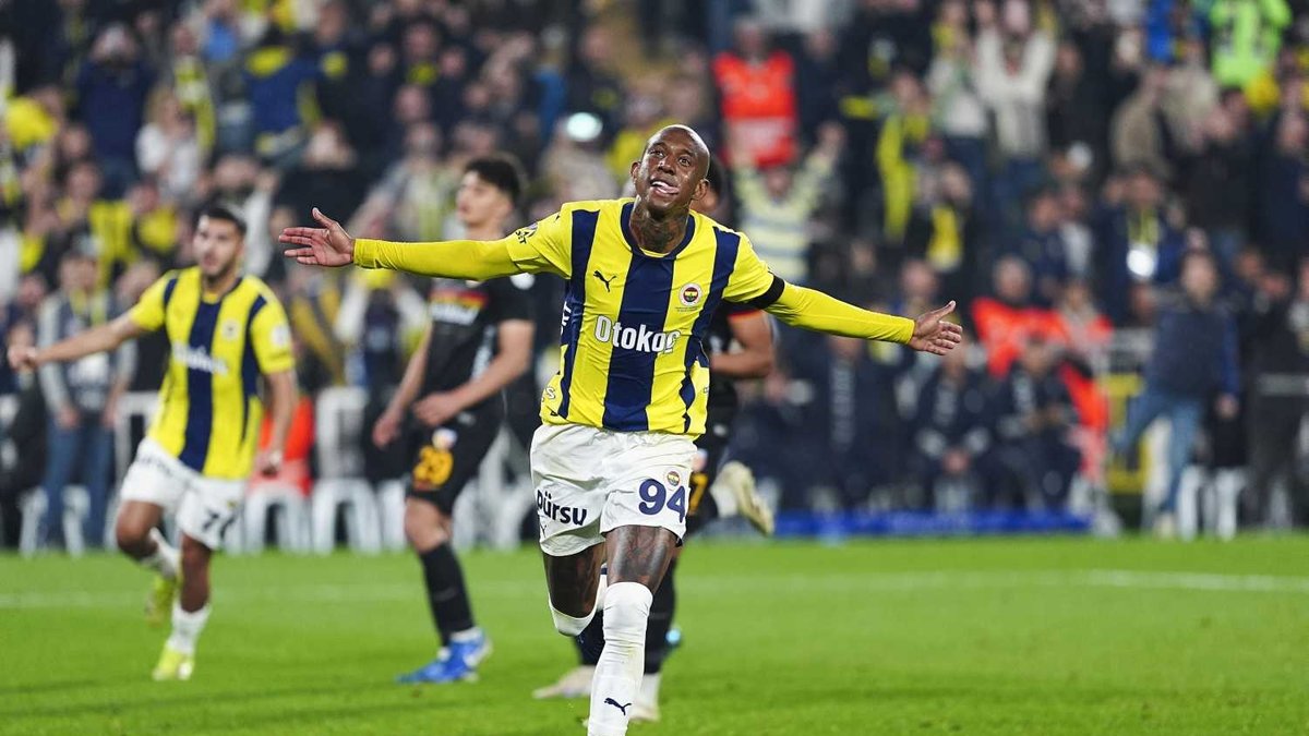 TRANSFER HABERİ: Fenerbahçe'nin yıldızına teklif | Yeni adresi... TRANSFER HABERİ: Fenerbahçe'nin yıldızına teklif | Yeni adresi...