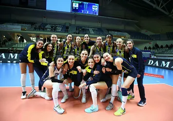 Melekler yarı finalde