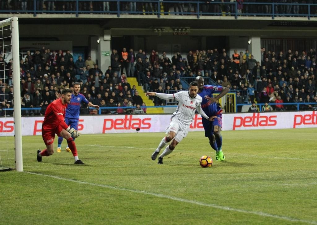 Kardemir Karabükspor-Beşiktaş karşılaşmasından kareler