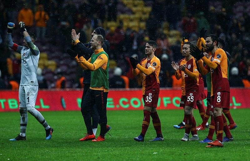 Galatasaray evinde başka