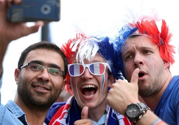 Euro 2016’da açılış nefesleri kesti