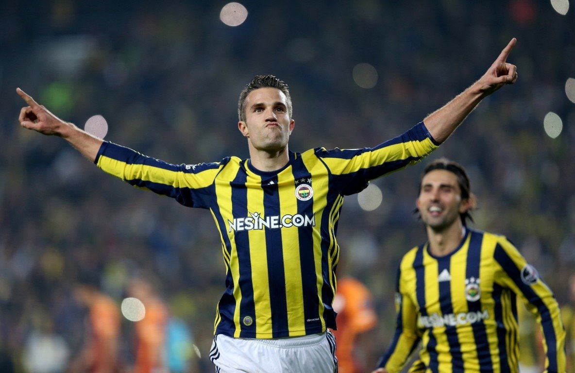 Robin van Persie Fenerbahçe’de kalıyor