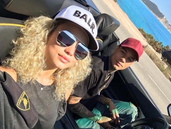 Van der Wiel’in tişörtündeki sır belli oldu