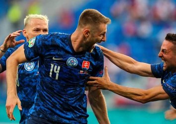 Slovakya EURO 2024'ün kapısını araladı!