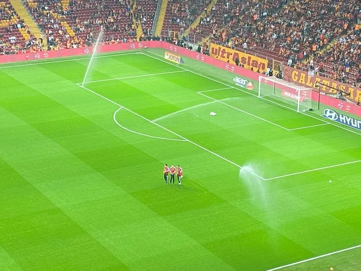 Galatasaray Beşiktaş maçı öncesi siyah-beyazlı takım antrenörleri neye uğradığını şaşırdı! - 1