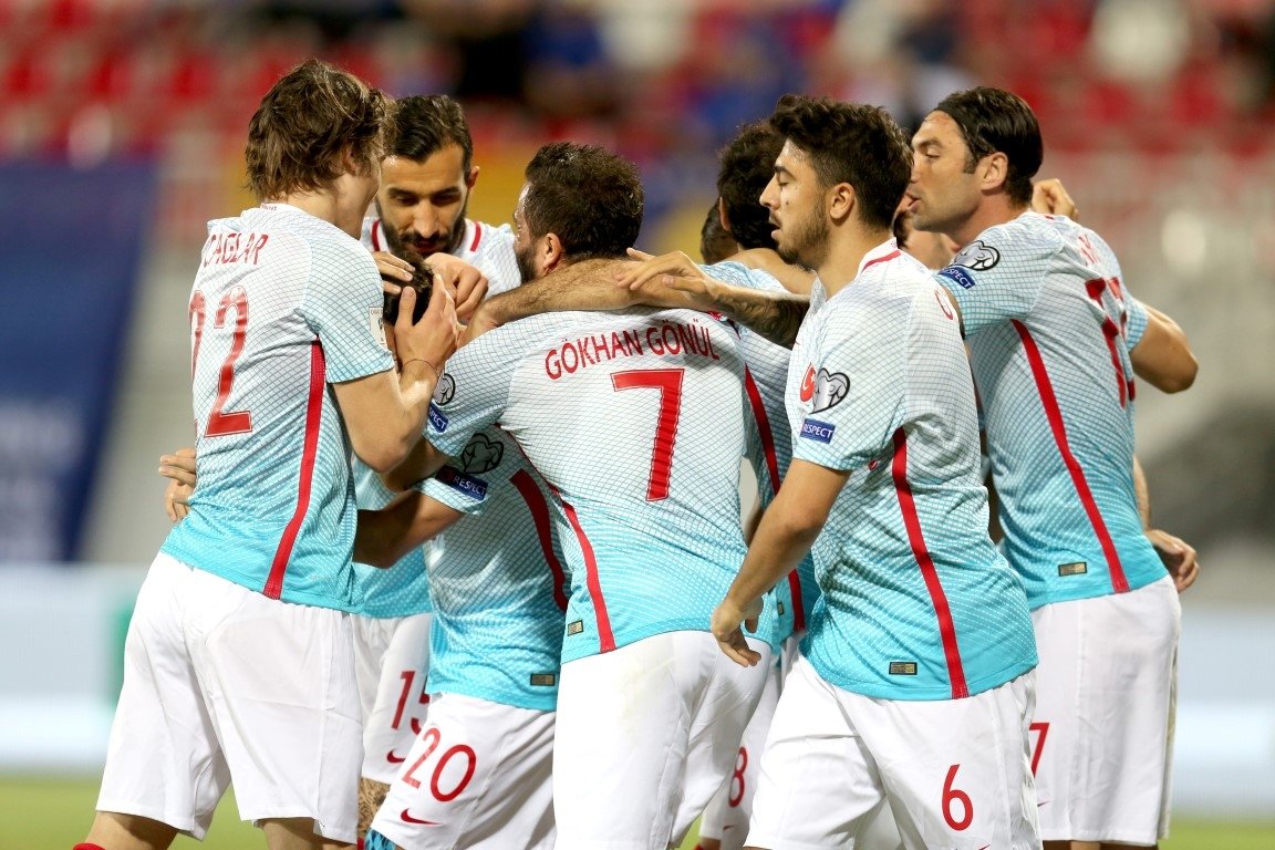 Kosova-Türkiye karşılaşmasından kareler