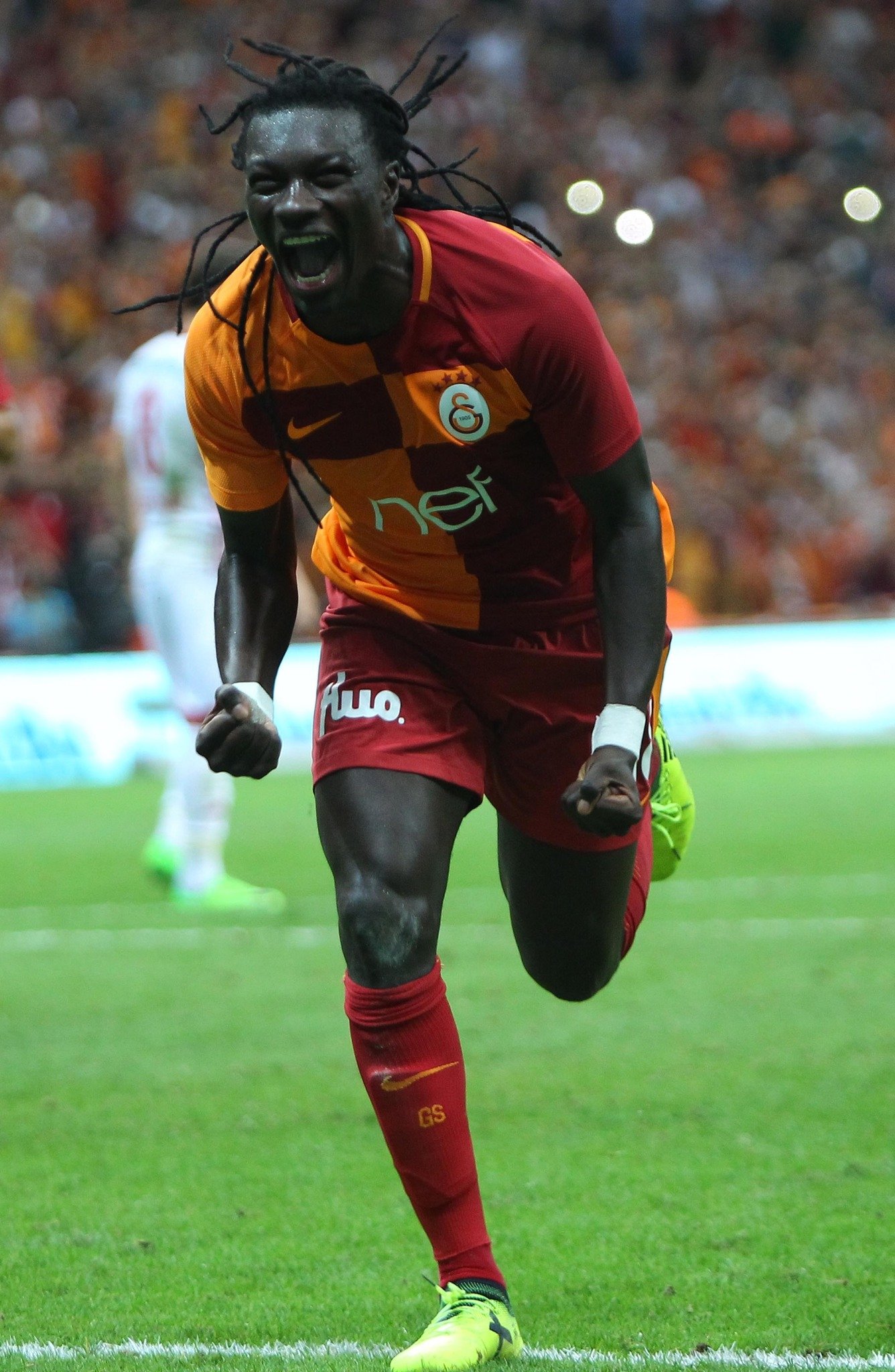 Gomis’i Fenerbahçe’ye verelim