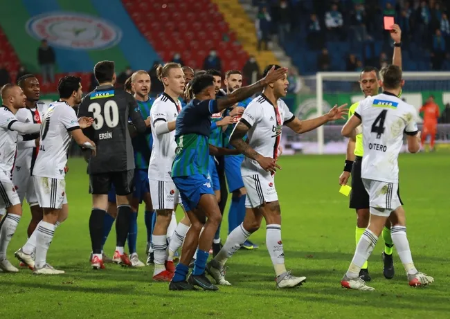 Rizespor - Beşiktaş maçında ortalık karıştı! Gökhan Gönül ve Montero kırmızı kart gördü - 3