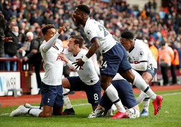 Tottenham 90+4'te güldü | ÖZET İZLE