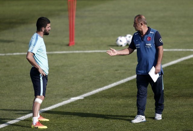 Rüştü Reçber’den Arda Turan’a destek