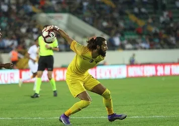 Akhisarspor'da kaleci Fatih Öztürk'e af