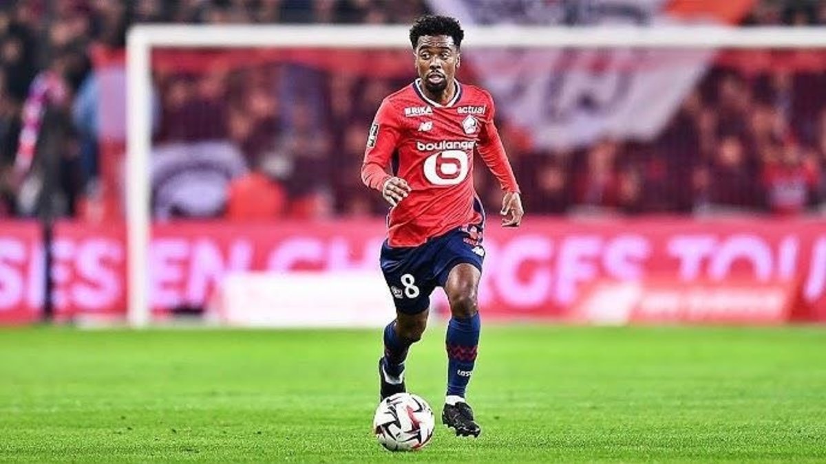 TRANSFER HABERLERİ: Fenerbahçe'den orta sahaya sürpriz hamle! TRANSFER HABERLERİ: Fenerbahçe'den orta sahaya sürpriz hamle!