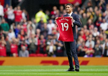 ManU Varane'ı resmen duyurdu