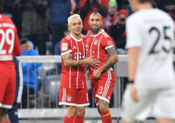 Bayern Münih, liderliğini sürdürdü