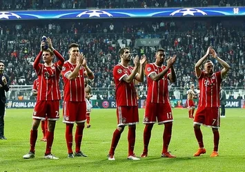 Bayernli futbolcular tribünleri alkışladı