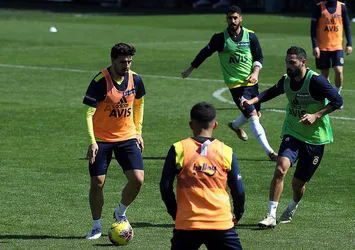 Fenerbahçe Konyaspor'a hazırlanıyor