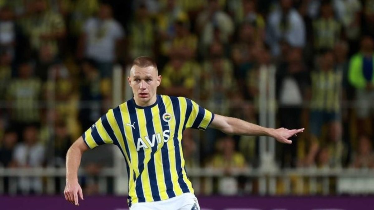 Aslan’dan Szalai sürprizi