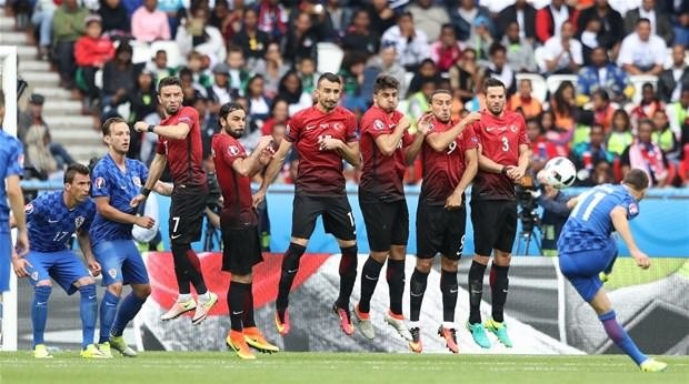 İtalya yenildi sosyal medya karıştı!