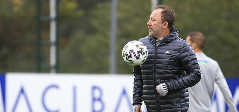 Beşiktaş'ta Sergen Yalçın'ı düşündüren konu! Sadece Gökhan Töre kaldı
