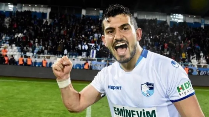 Son dakika spor haberleri: Trabzonspor transferde atağa kaltı! Mert Günok, Sydney Van Hooijdonk, Gökdeniz Bayrakdar... - 3