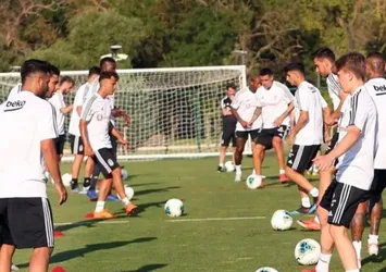 Beşiktaş'ta Rıdvan Yılmaz sakatlandı
