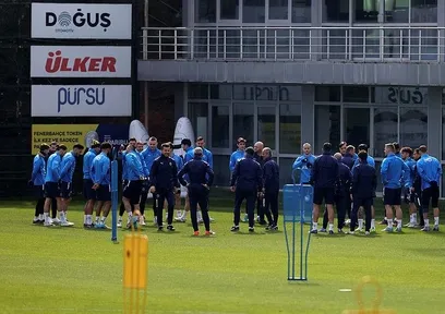 Fenerbahçe'de transfer harekatı! Listeye milli futbolcu eklendi