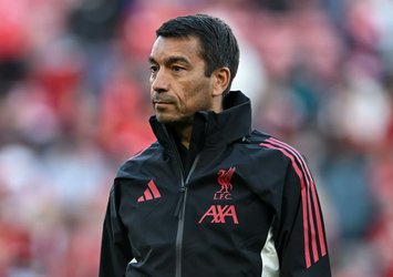İngiliz basınından van Bronckhorst'a dev övgü!