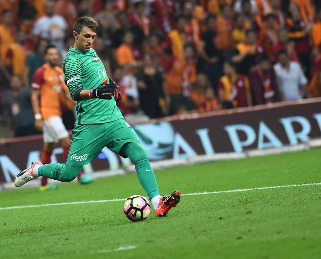 Muslera çalım attı taraftar çıldırdı