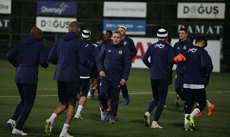 Fenerbahçe’de herkes satılık!