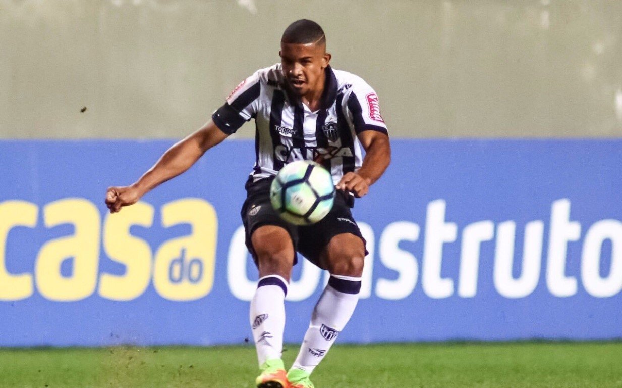 Fenerbahçe’ye 21’lik stoper