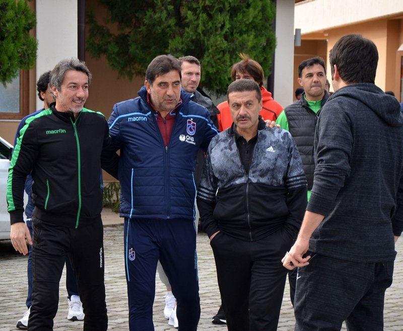 Futbol camiası cuma namazında buluştu