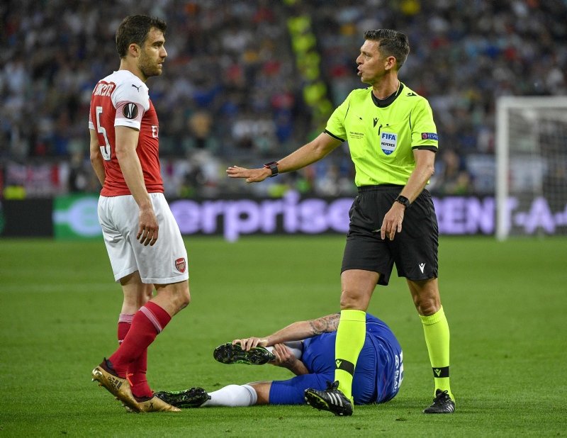 Bakü’de Mesut Özil’e Fenerbahçe mesajı