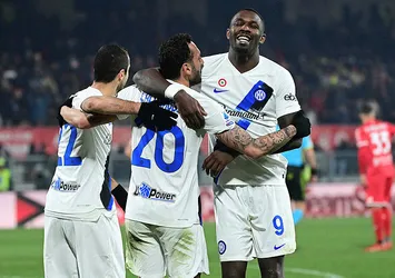 Hakan Çalhanoğlu şov yaptı!