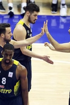 Fenerbahçe, TED Ankara Kolejliler'i çok farklı geçti