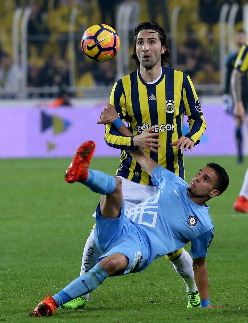 Fenerbahçe’de gidecek isimler belli oluyor