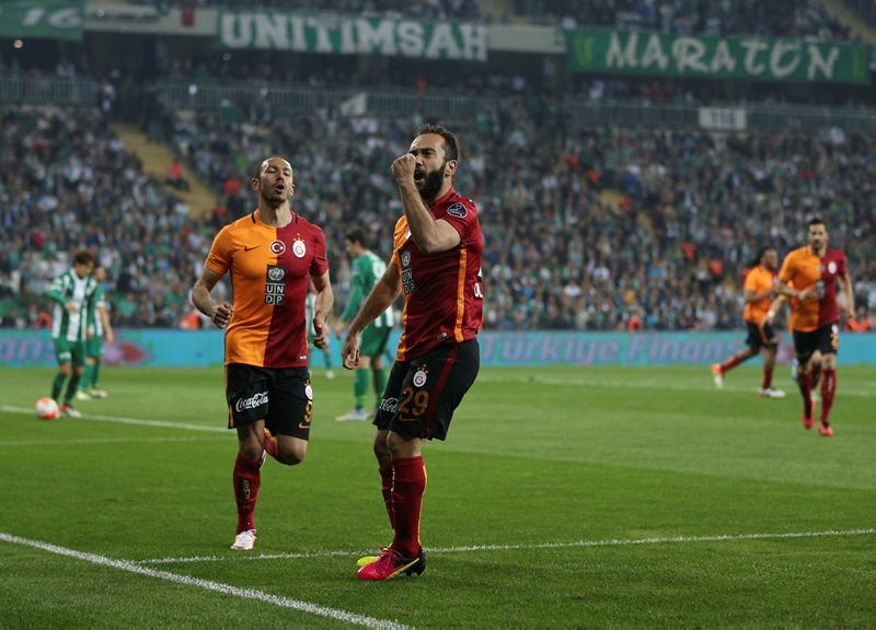 Galatasaray’a büyük şok! Transfer yasağı...