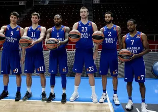 Anadolu Efes zorlu Olympiakos deplasmanında