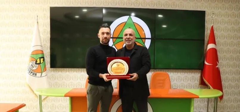 Alanyaspor'da Farioli ile yollar ayrıldı