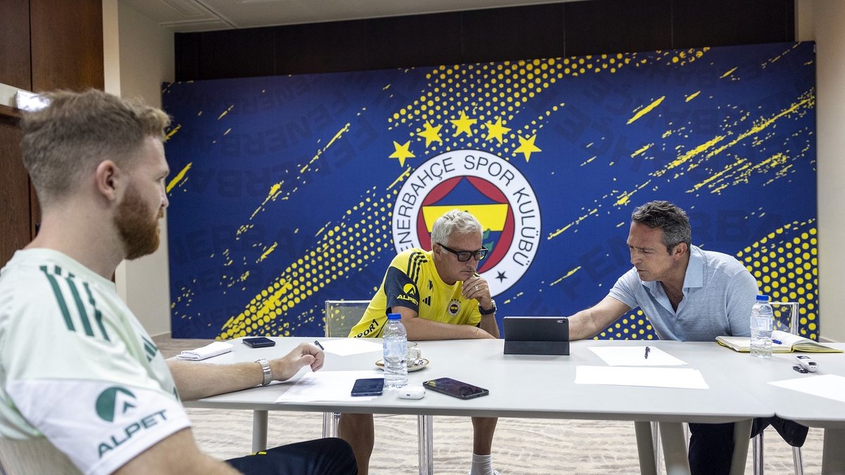 Fenerbahçe'de transfer zirvesi gerçekleşti
